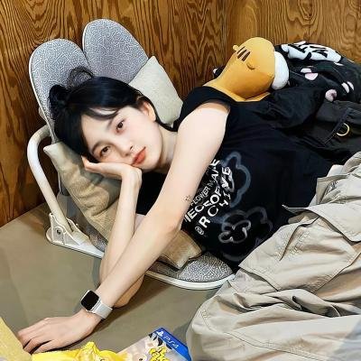 在不白不黑的世界里，熊猫笑了